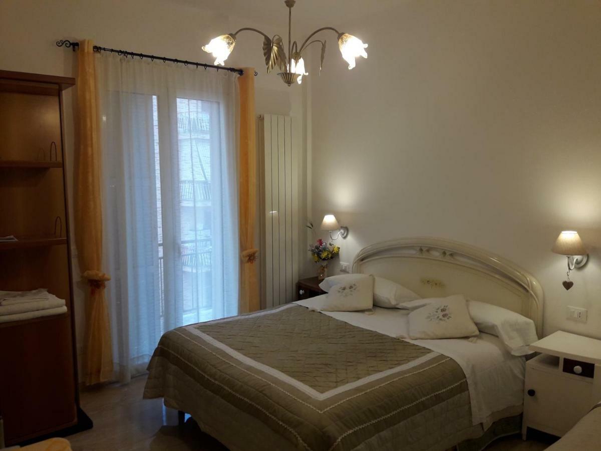 Affittacamere Sorrento Ventimiglia Exterior foto